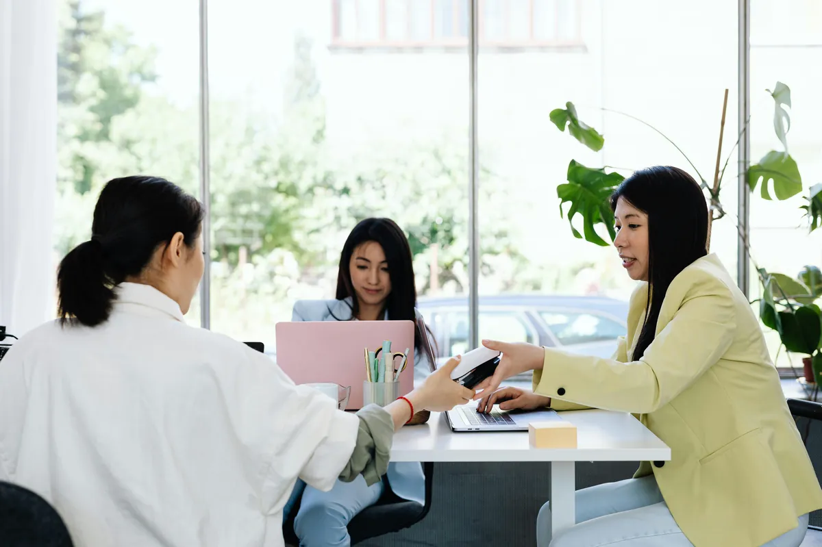 Contoh Pekerjaan Wanita Karir: Pilihan Profesional yang