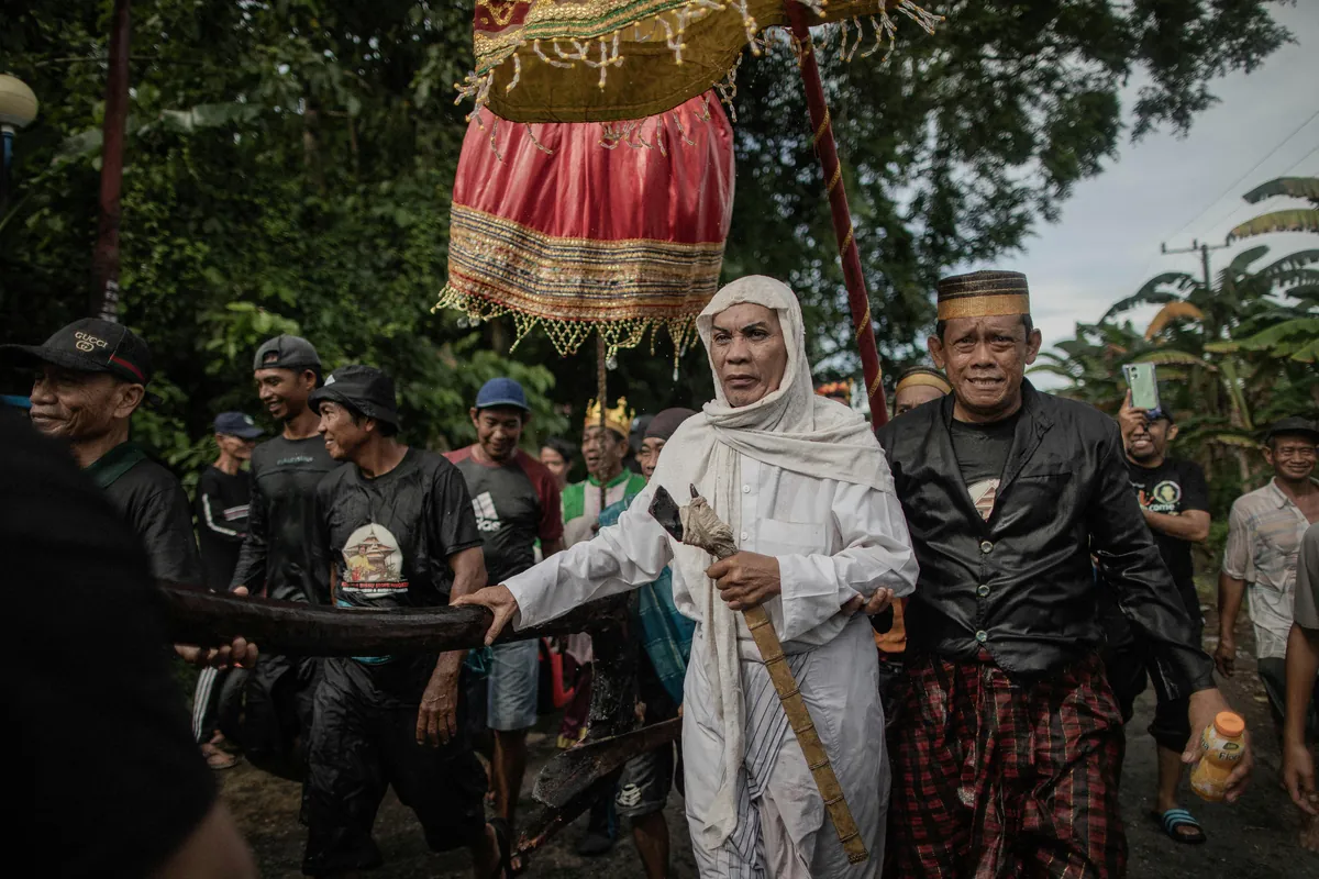 Apakah Sulam Alis Itu Haram? Panduan Lengkap dari
