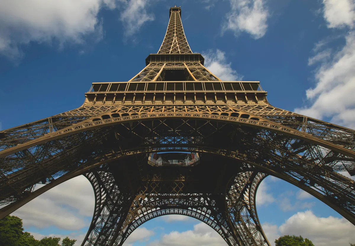Exploring Tucker Carlson Zyn: What Travelers Should Know About This Trending Topic