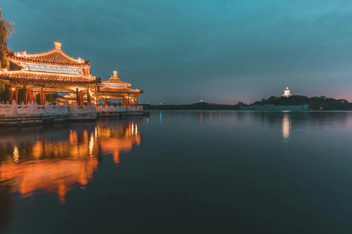 Exploring the Impact of AI Naked Maker Technology on Travel Photography and Privacy