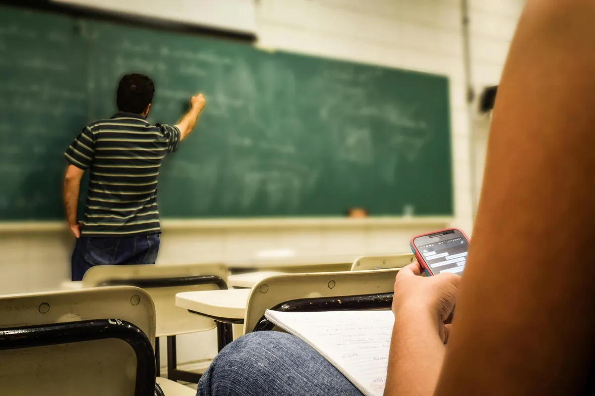 Finding the Best Graduate School Loans: A Guide to Funding Your Advanced Education