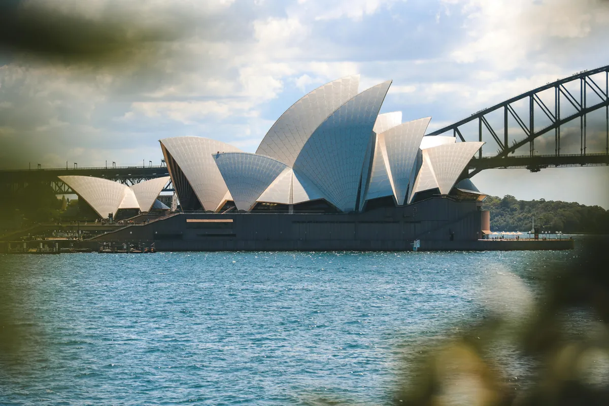 Exploring the World Through the Eyes of Nat ives: Why Local Perspectives Matter in Travel