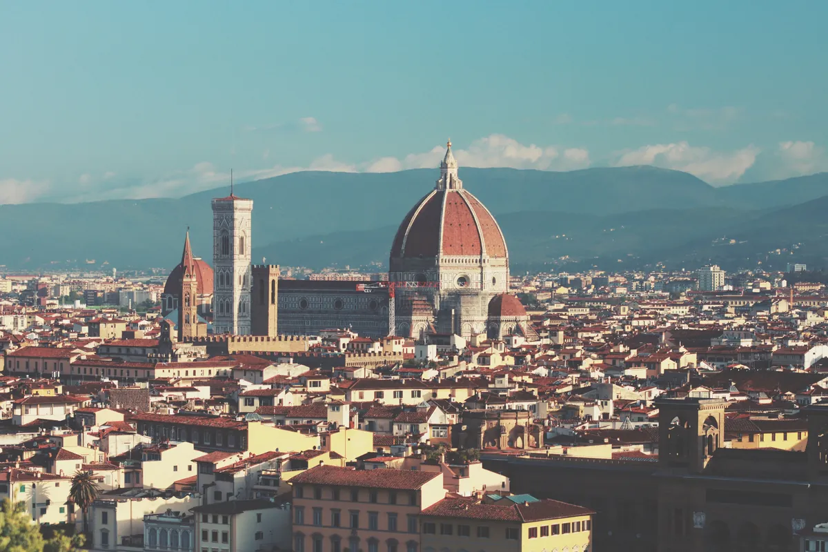 How a Flat Rate Financial Advisor Can Simplify Your Travel Budget Planning