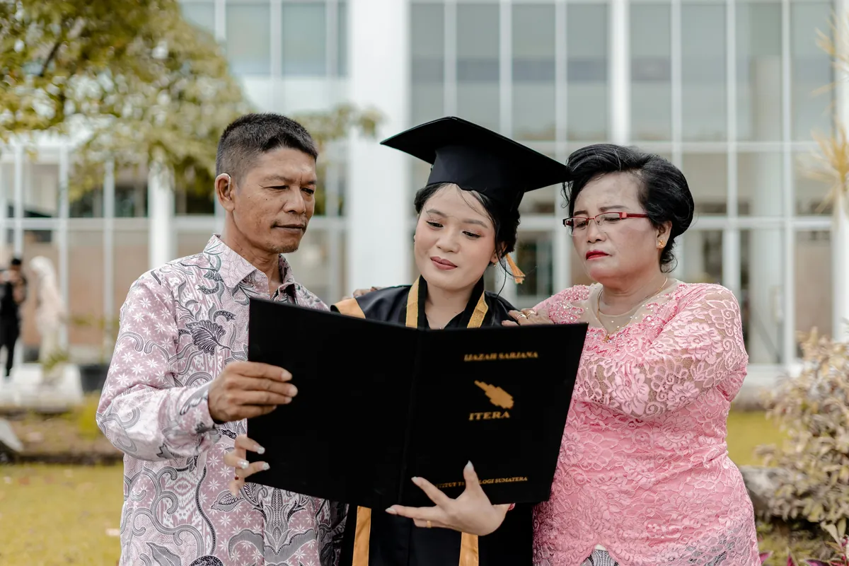 Mengenal Situs Ujang303: Panduan Lengkap untuk Para Orang