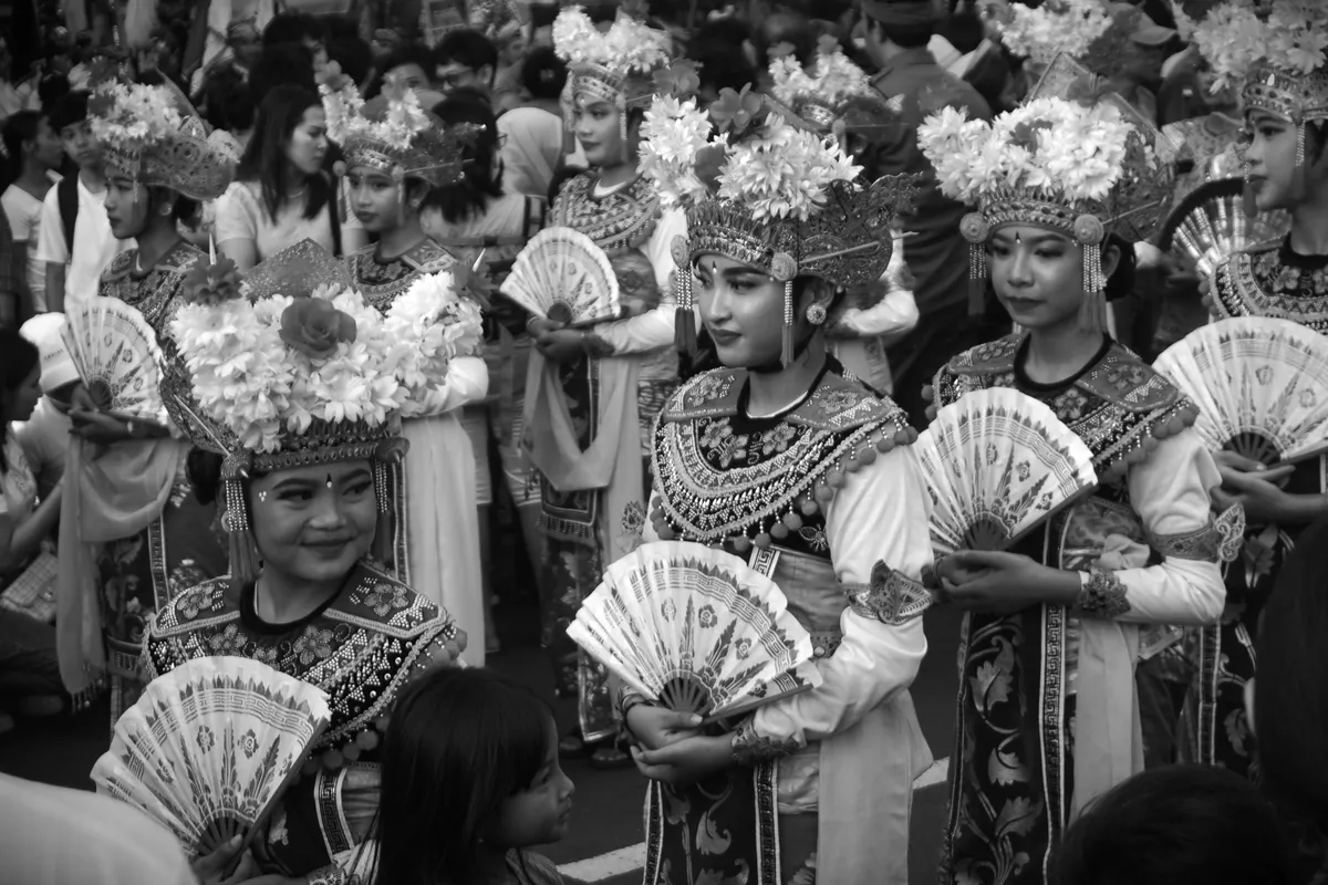 Sulam Alis Dosa atau Tidak? Kupas Tuntas dari Perspektif
