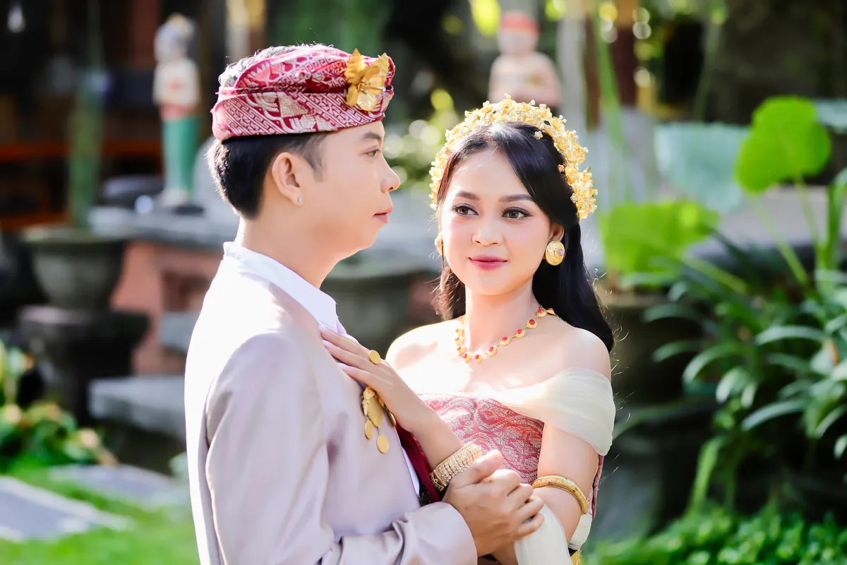 Warna Baju untuk Kulit Warm Tone: Panduan Memilih Outfit